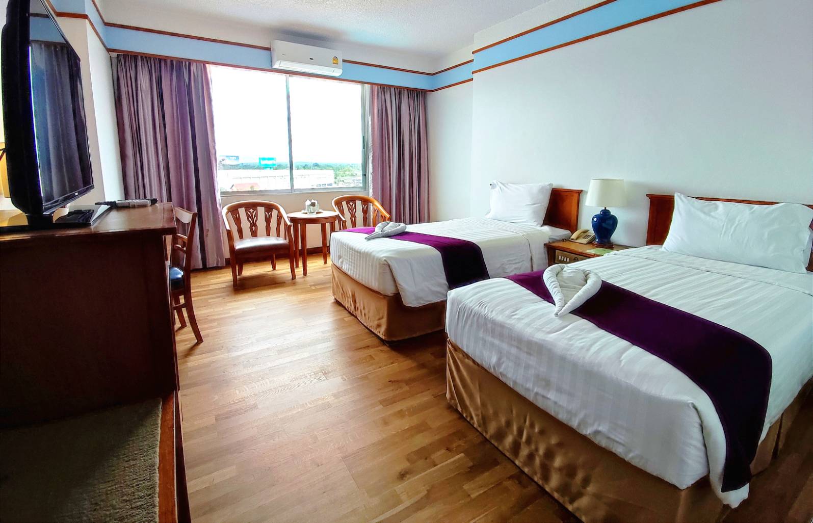 Deluxe Room - Twin Bed